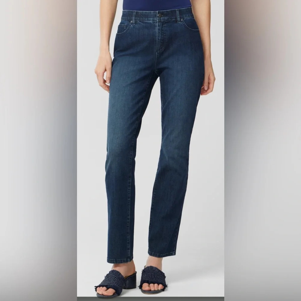 Chico’s FABULOUSLY SLIMMING High Rise 4-Way-Stretch Ankle Jeans.